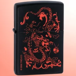 Zippo upaljač sa motivom crvenog zmaja, mat crna